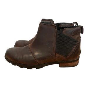 Sorel brown leather Chelsea short boots size 8